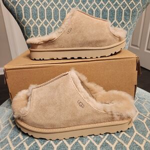 NIB Ugg Greenpprt Slides Size 7